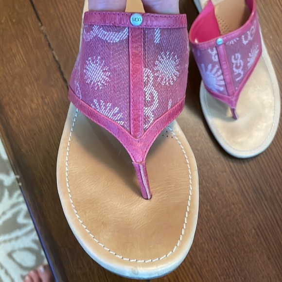 UGG Australia pink Solena wedge sandals. Size 9 - Picture 2 of 7